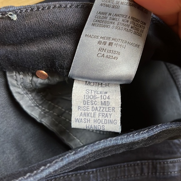 MOTHER The midrise dazzler ankle fray holding hands jeans SIZE 26 0960 - Picture 9 of 9